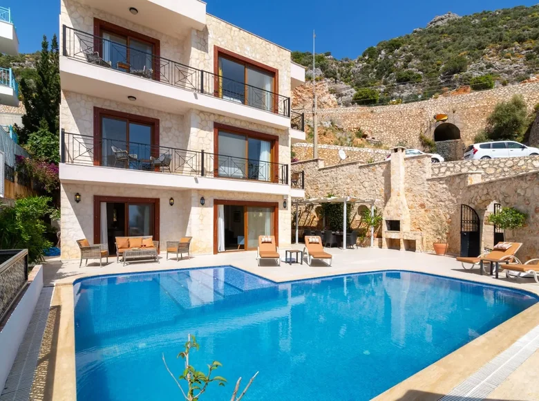 5-Schlafzimmer-Villa 250 m² Kalkan, Türkei