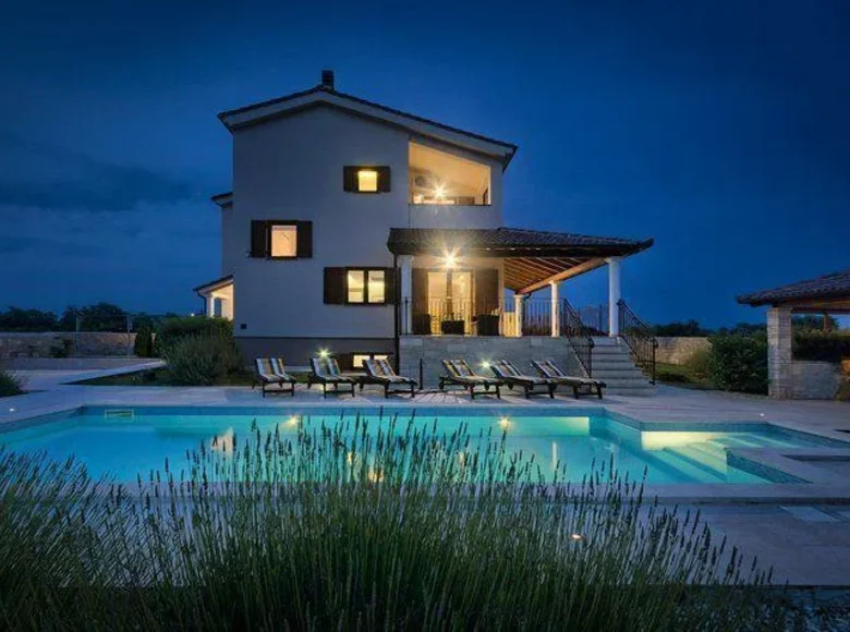 Villa de 4 dormitorios 294 m² Rovinj, Croacia