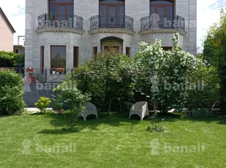 Casa grande 8 habitaciones 550 m² Ereván, Armenia
