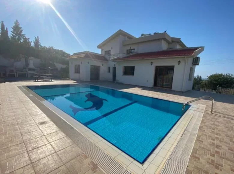 Willa 4 pokoi 370 m² Agios Epiktitos, Cyprus