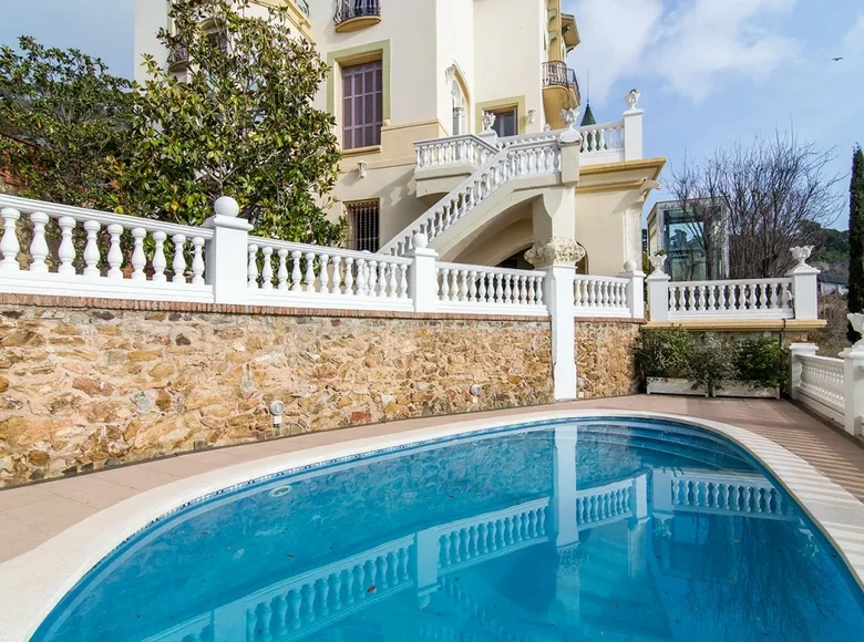 5 bedroom villa 1 550 m² Barcelona, Spain