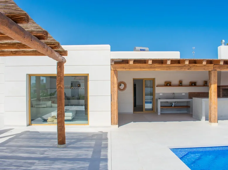 Villa de 4 dormitorios 190 m² Torrevieja, Španjolska