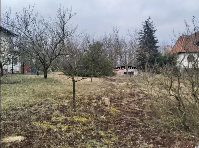 Land 800 m² Central Hungary, Hungary