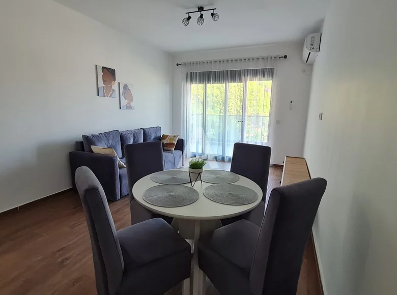 2 bedroom apartment 67 m² Dobra Voda, Montenegro