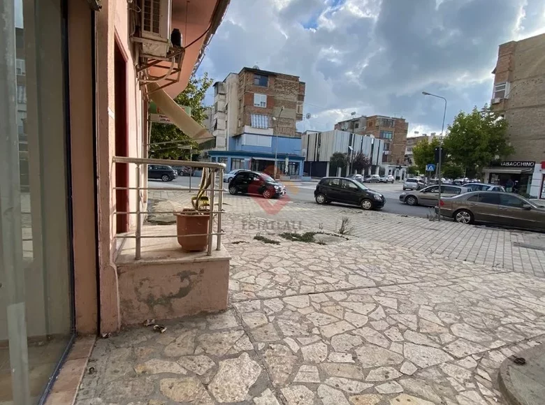 Commercial property 80 m² in Vlora, Albania