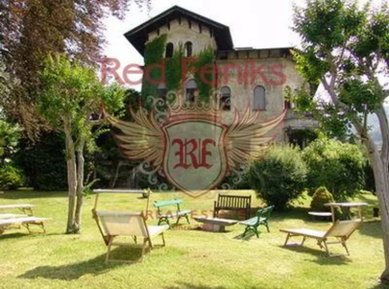 Villa de 6 habitaciones 855 m² VB, Italia