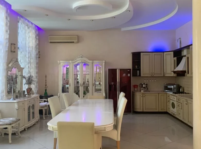 8 room house 650 m² Odesa, Ukraine