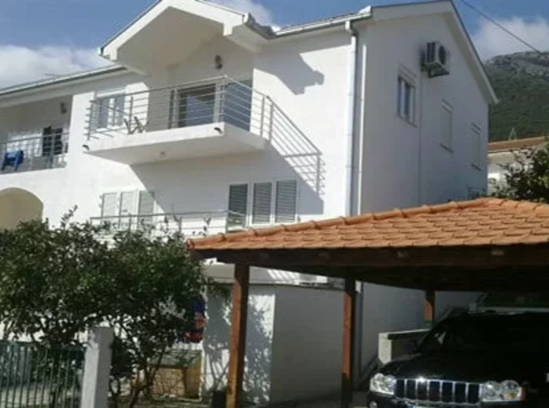 Mieszkanie 4 pokoi 285 m² Kumbor, Czarnogóra