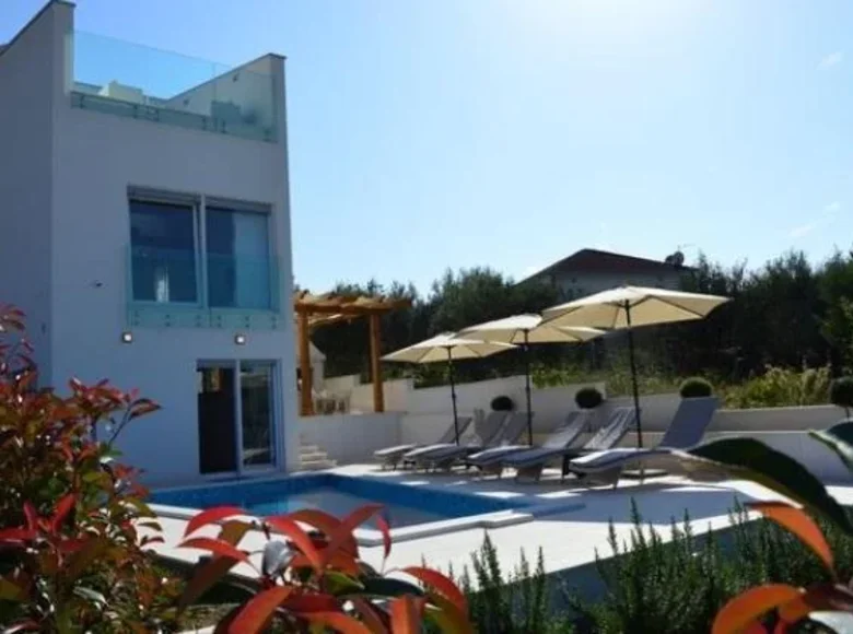 Villa de tres dormitorios 200 m² Split-Dalmatia County, Croacia