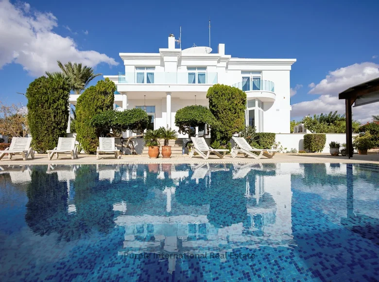 7 bedroom villa 675 m² Oroklini, Cyprus