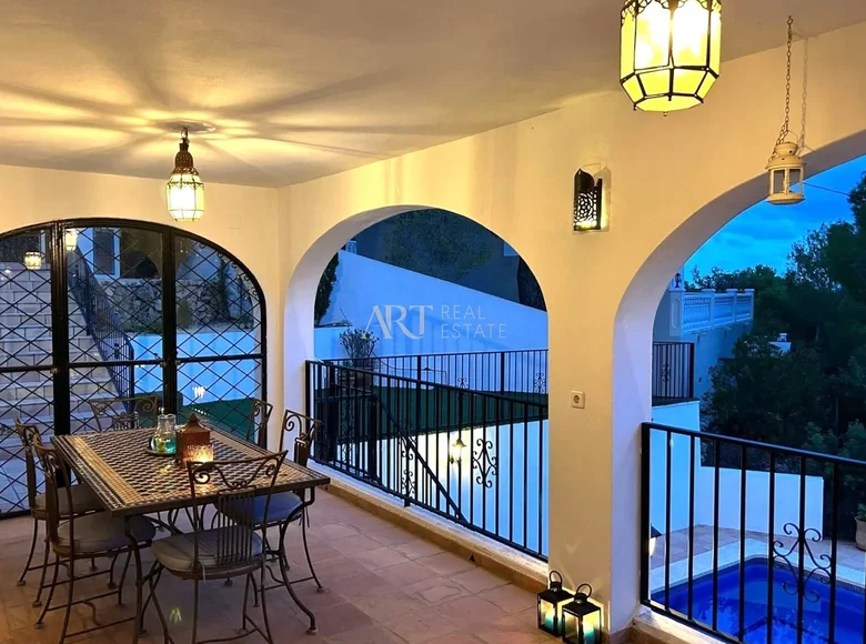 5-Schlafzimmer-Villa 280 m² Altea, Spanien