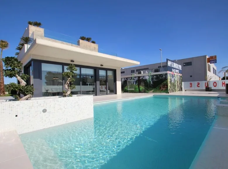 4 bedroom Villa 197 m² San Miguel de Salinas, Spain