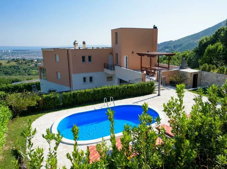 Villa de 4 dormitorios 450 m² Grad Solin, Croacia