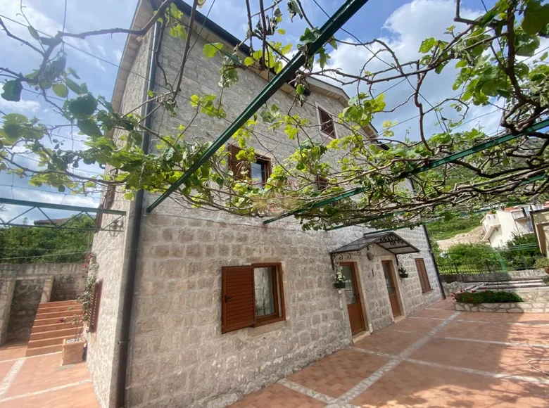 5 bedroom house 306 m² Kotor Municipality, Montenegro