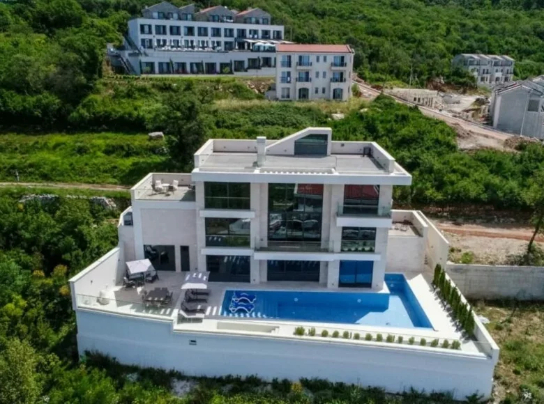 Villa de 6 habitaciones 530 m² Budva, Montenegro