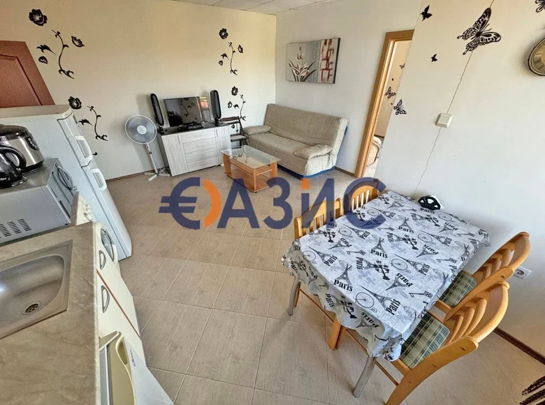 Mieszkanie 3 pokoi 77 m² Nesebyr, Bułgaria