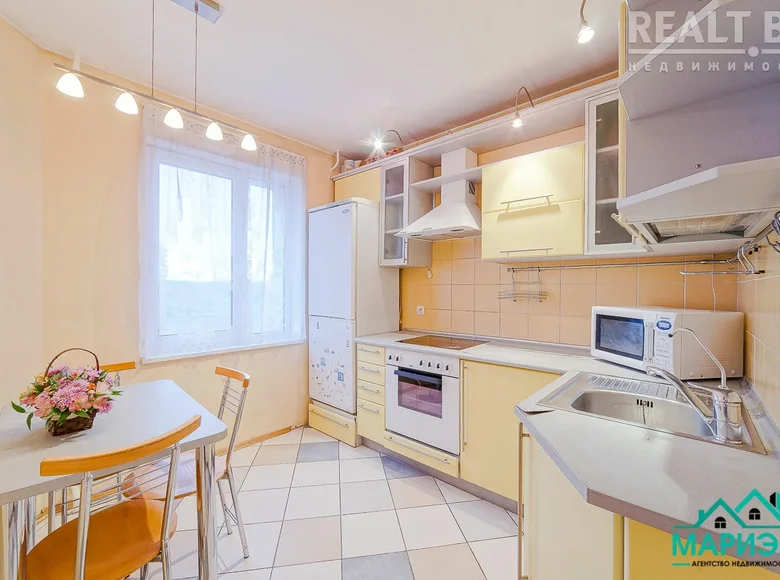 Mieszkanie 3 pokoi 83 m² Mińsk, Białoruś