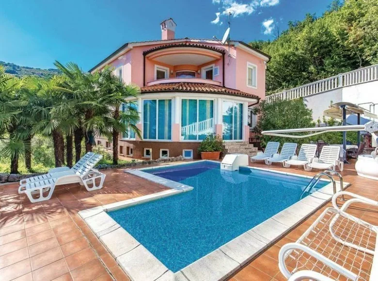 villa de 5 dormitorios 489 m² Opatija, Croacia