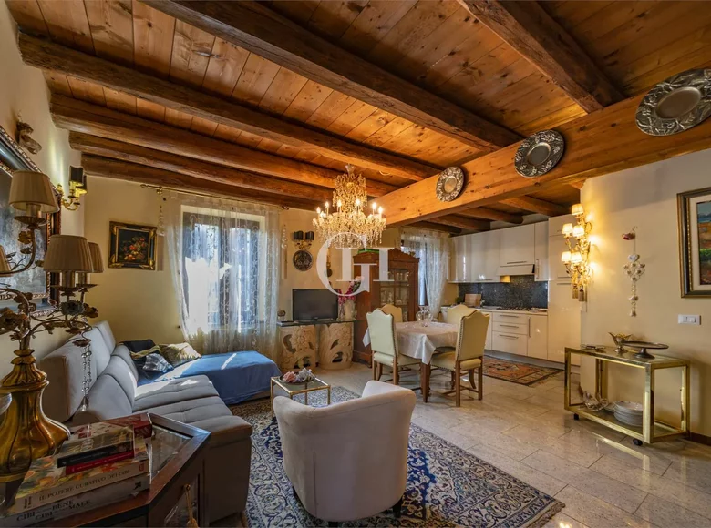 Mieszkanie 3 pokoi 80 m² Bardolino, Włochy