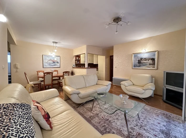 2 bedroom apartment 75 m² Budva, Montenegro