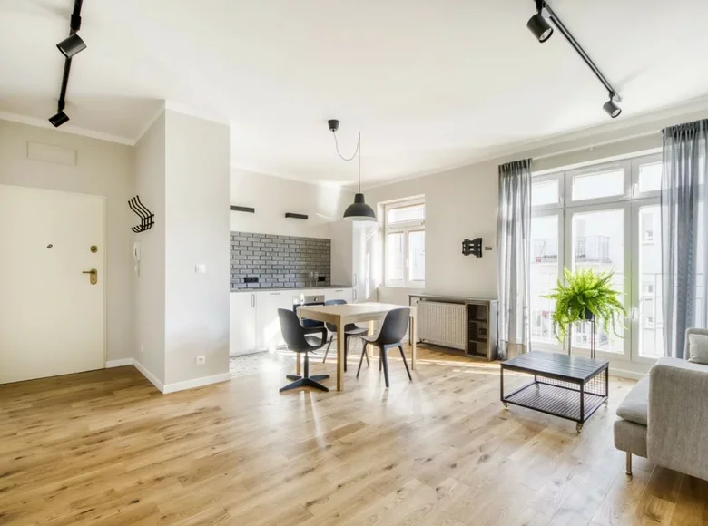 2 room apartment 50 m² in Warsaw, Poland