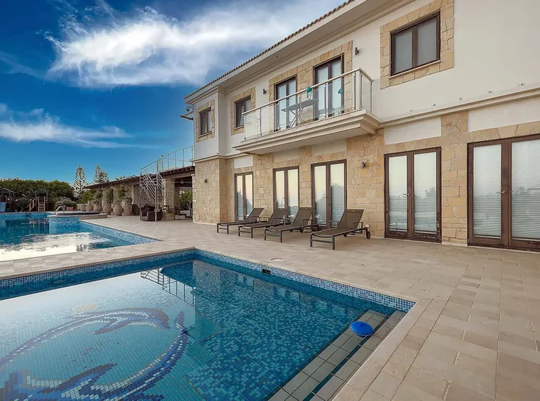 Villa de 4 dormitorios 520 m² Pafos, Chipre