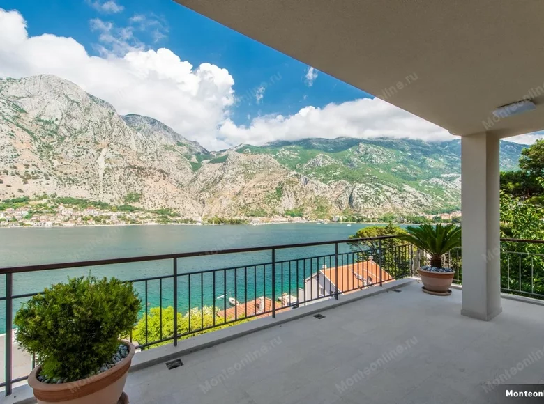7 bedroom villa 510 m² Muo, Montenegro