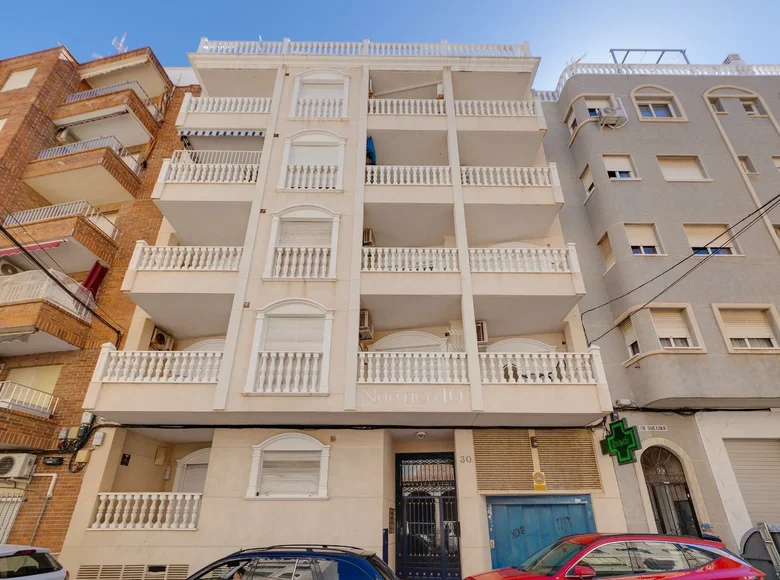 Mieszkanie 3 pokoi 74 m² Torrevieja, Hiszpania