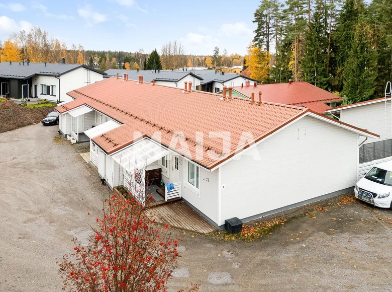 Mieszkanie 3 pokoi 73 m² Jaervenpaeae, Finlandia