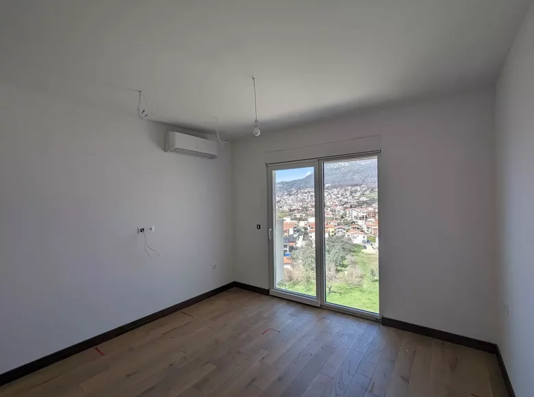 1 bedroom apartment 57 m² Bar, Montenegro