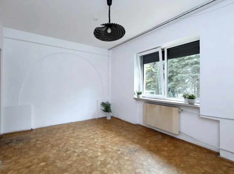 Propiedad comercial 398 m² en Varsovia, Polonia