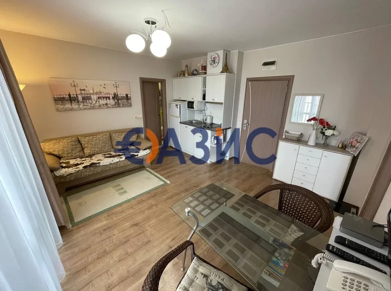 Mieszkanie 3 pokoi 70 m² Nesebyr, Bułgaria
