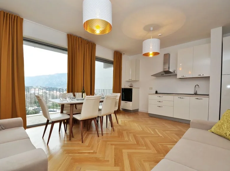 Wohnung 2 Schlafzimmer 78 m² Dobrota, Montenegro