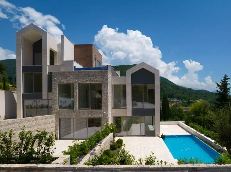 Adosado 3 habitaciones 251 m² Tivat, Montenegro