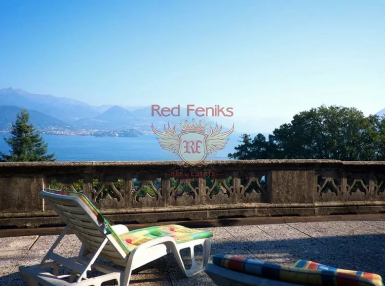 5 bedroom villa 630 m² Stresa, Italy