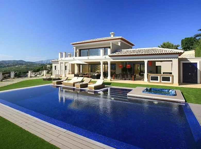 5 bedroom villa 686 m² Teulada, Spain