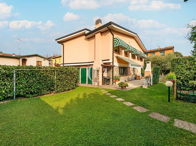 Villa 95 Zimmer 310 m² Desenzano del Garda, Italien