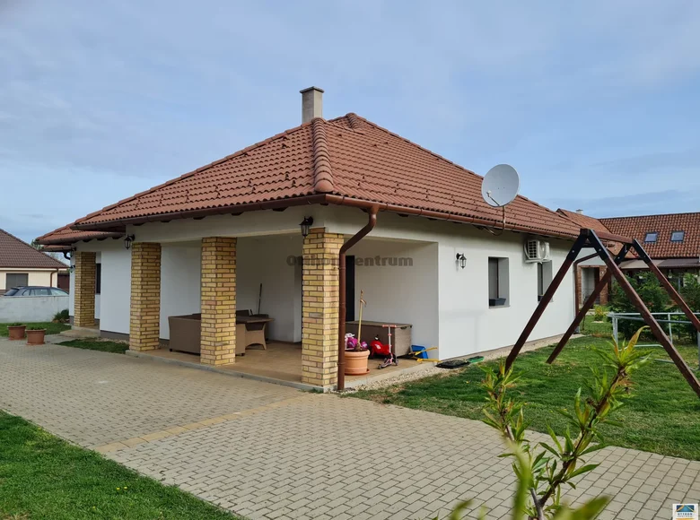 4 room house 105 m² Nemesgulacs, Hungary