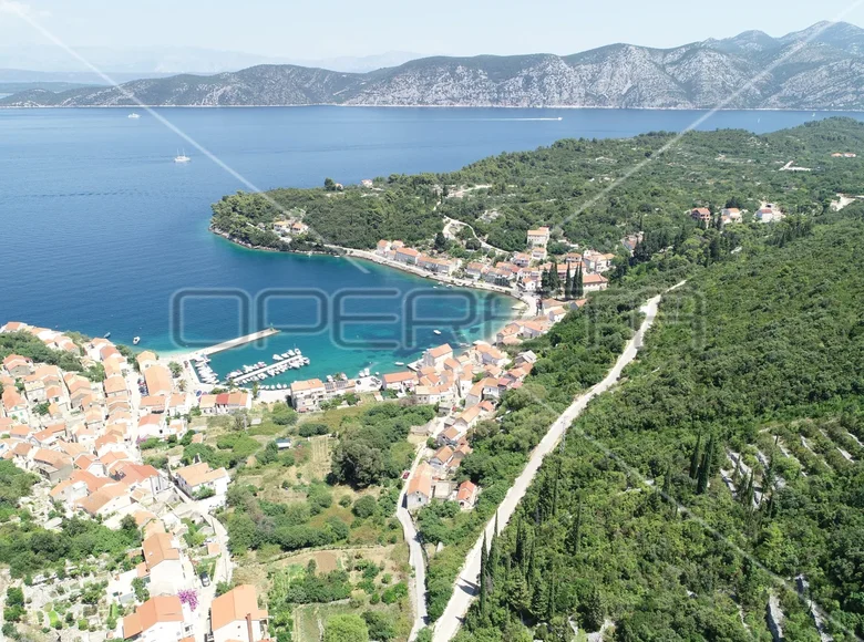 Land 762 m² Racisce, Croatia