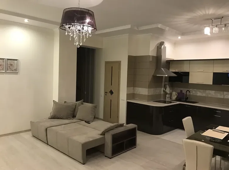 Mieszkanie 2 pokoi 77 m² Odessa, Ukraina