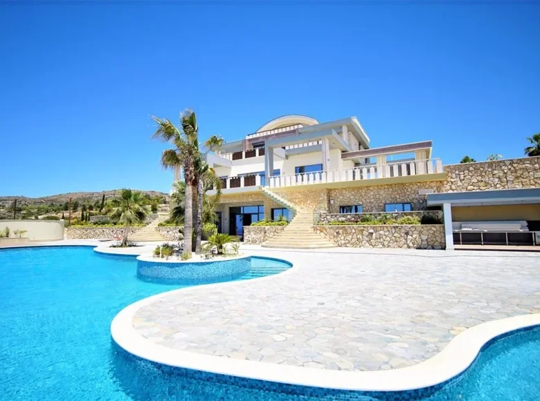 8 bedroom House 830 m² Mesa Chorio, Cyprus