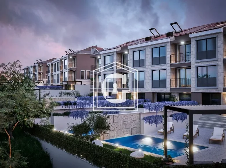 3 bedroom townthouse 185 m² Katun Rezevici, Montenegro