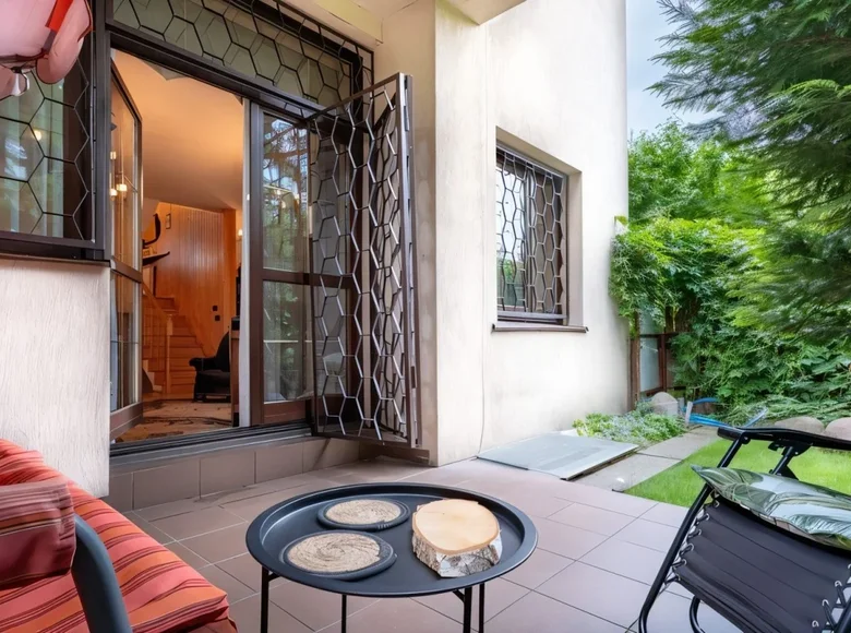 Mieszkanie 3 pokoi 92 m² Warszawa, Polska