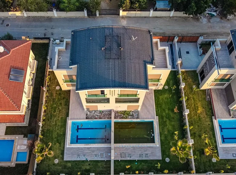 Дом 5 комнат 250 м² Серик, Турция