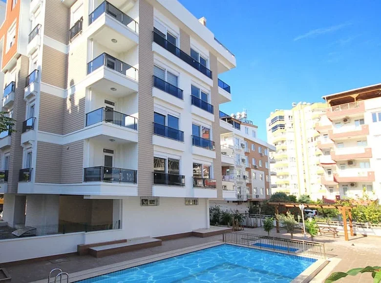 Mieszkanie 4 pokoi 160 m² Muratpasa, Turcja