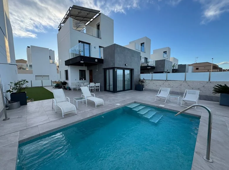 Willa 3 pokoi 175 m² Torrevieja, Hiszpania