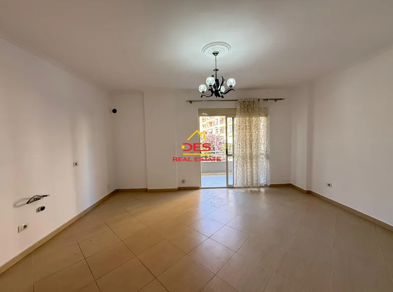 Квартира 3 комнаты 103 м² Влёра, Албания