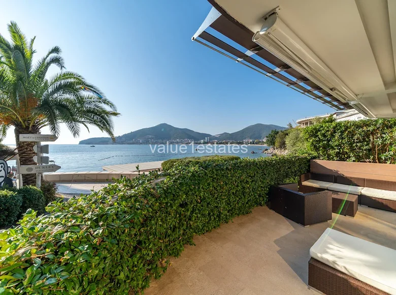 1 bedroom apartment 94 m² Budva, Montenegro