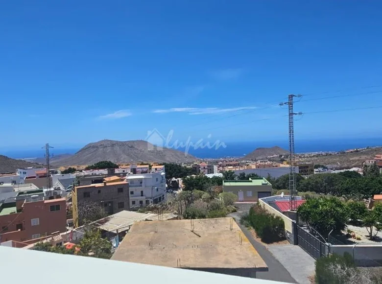 3 bedroom apartment 140 m² Arona, Spain