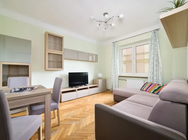 2 room apartment 40 m² in Warsaw, Poland